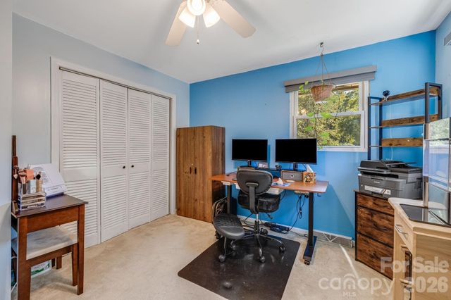 376 School Road E, Asheville, NC 28803