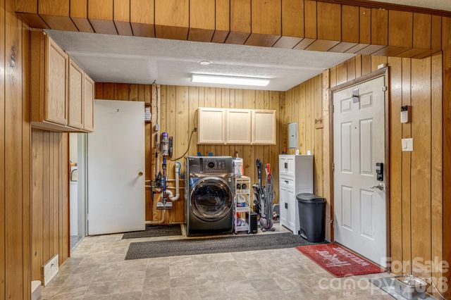 376 School Road E, Asheville, NC 28803