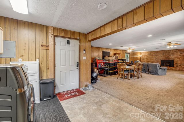 376 School Road E, Asheville, NC 28803
