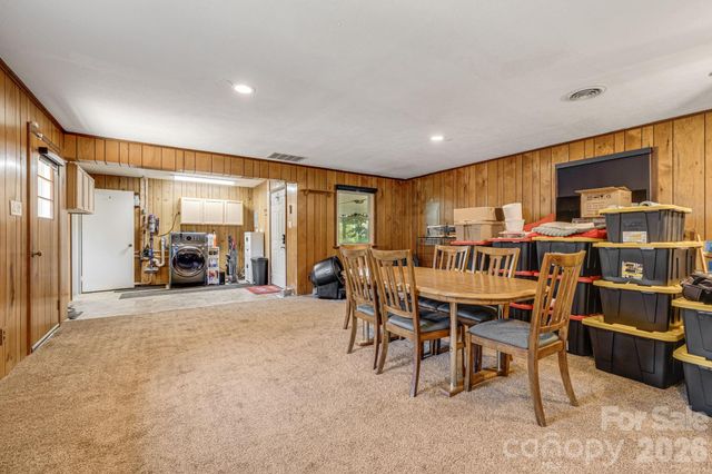 376 School Road E, Asheville, NC 28803