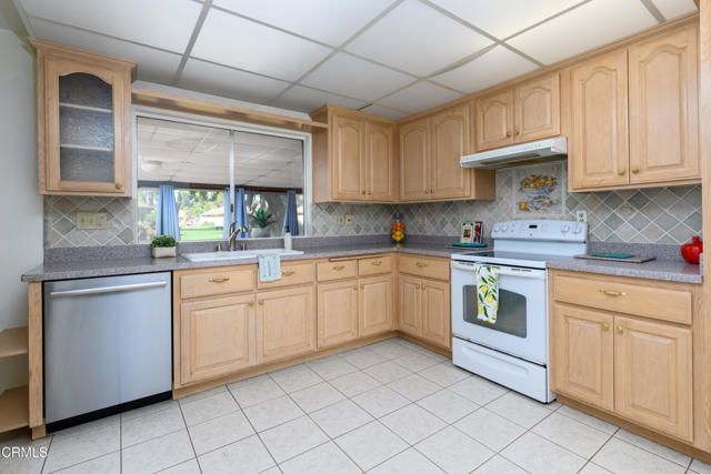 28129 Village 28, Camarillo, CA 93012