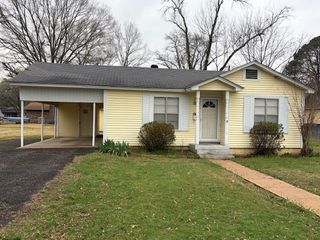 212 S Phoenix Avenue, Russellville, AR 72801