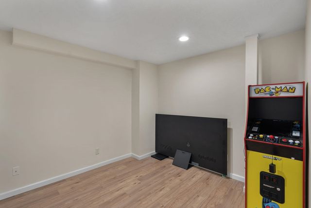 18 Nicholas Court, Eldridge, IA 52748