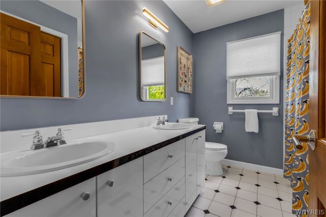11 Pine Court, Amherst, NY 14221
