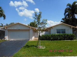 9351 NW 35th Pl, Sunrise, FL 33351