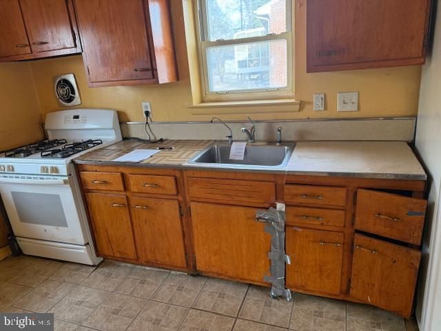 2508 SAINT CLAIR DR, Temple Hills, MD 20748