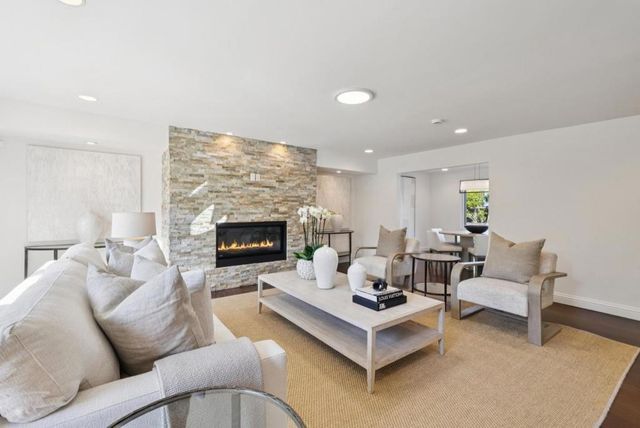 900 Highlands Circle, Los Altos, CA 94024