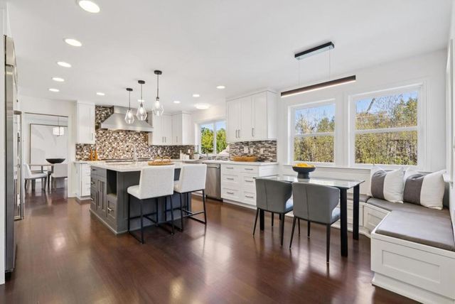 900 Highlands Circle, Los Altos, CA 94024