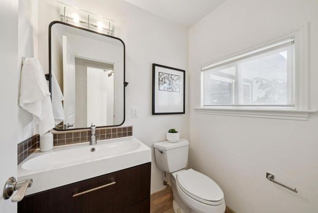 900 Highlands Circle, Los Altos, CA 94024