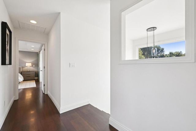 900 Highlands Circle, Los Altos, CA 94024