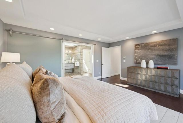 900 Highlands Circle, Los Altos, CA 94024