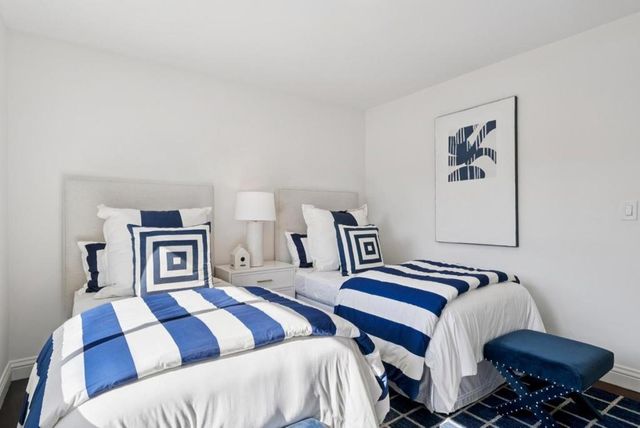 900 Highlands Circle, Los Altos, CA 94024