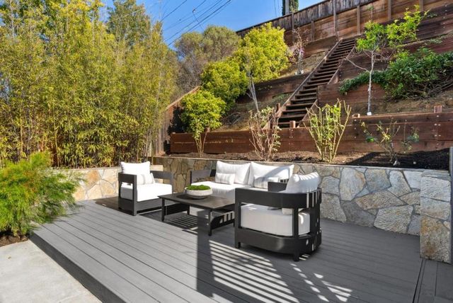 900 Highlands Circle, Los Altos, CA 94024