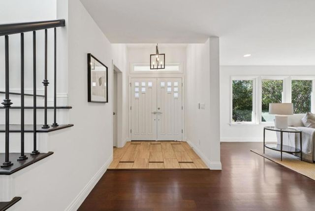 900 Highlands Circle, Los Altos, CA 94024