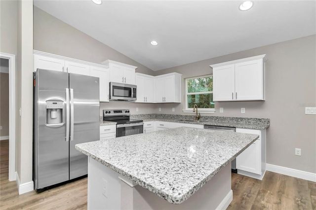 25 LOCUST LOOP LANE, Ocala, FL 34472