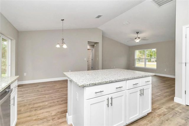 25 LOCUST LOOP LANE, Ocala, FL 34472