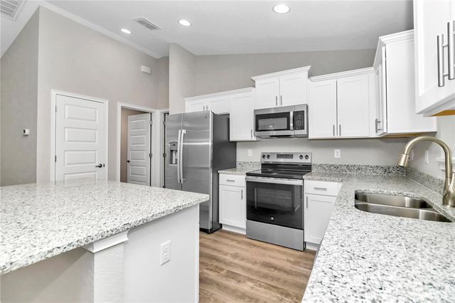 25 LOCUST LOOP LANE, Ocala, FL 34472