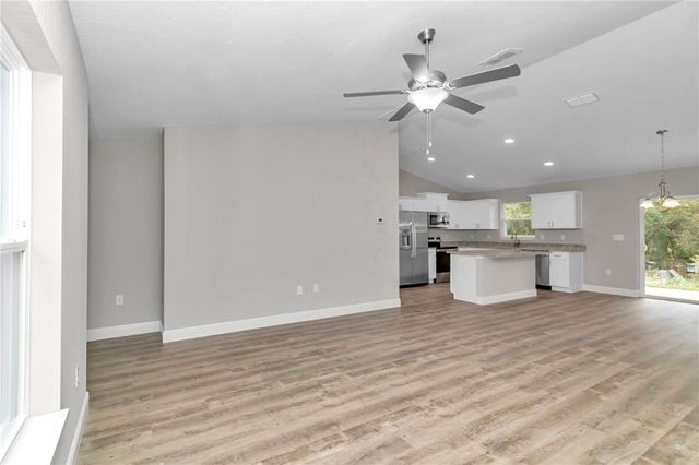 25 LOCUST LOOP LANE, Ocala, FL 34472
