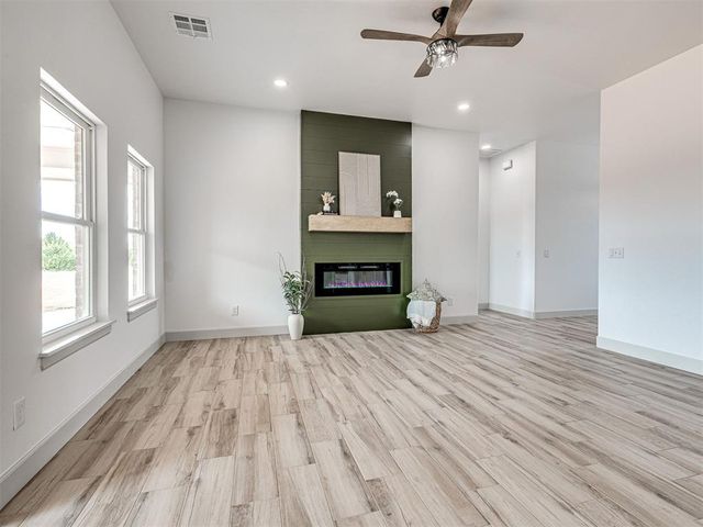 1236 Twin Oaks Drive, Blanchard, OK 73010