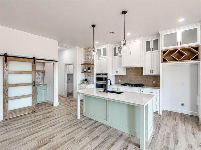 1236 Twin Oaks Drive, Blanchard, OK 73010