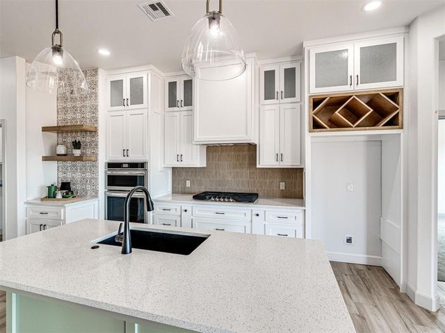 1236 Twin Oaks Drive, Blanchard, OK 73010