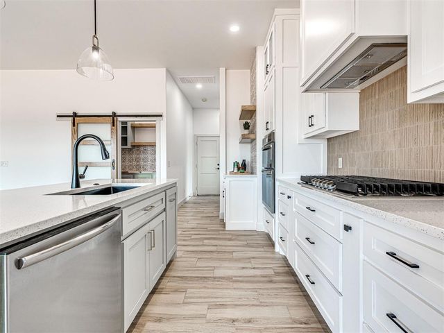1236 Twin Oaks Drive, Blanchard, OK 73010