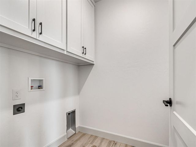 1236 Twin Oaks Drive, Blanchard, OK 73010