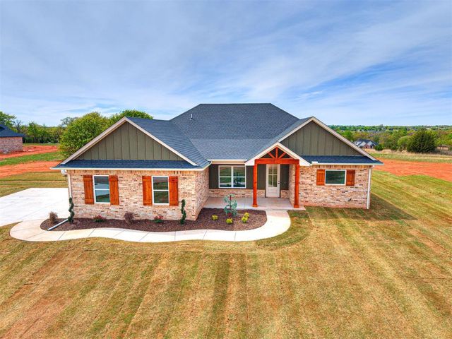 1236 Twin Oaks Drive, Blanchard, OK 73010