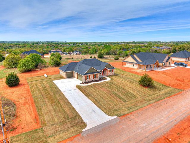 1236 Twin Oaks Drive, Blanchard, OK 73010