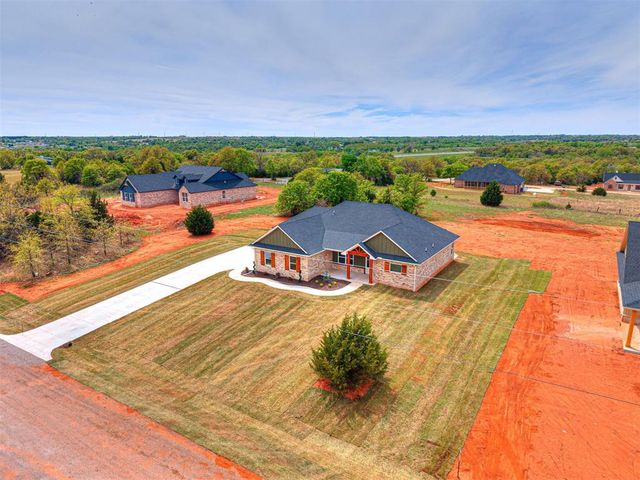 1236 Twin Oaks Drive, Blanchard, OK 73010