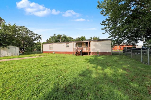 1635 S Vine St, Wichita, KS 67213
