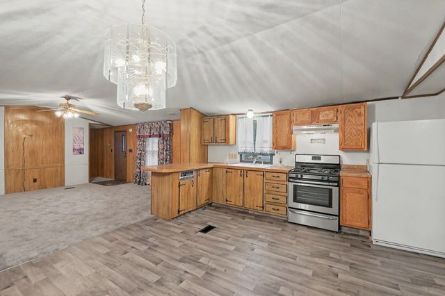 1635 S Vine St, Wichita, KS 67213