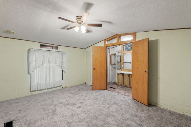 1635 S Vine St, Wichita, KS 67213