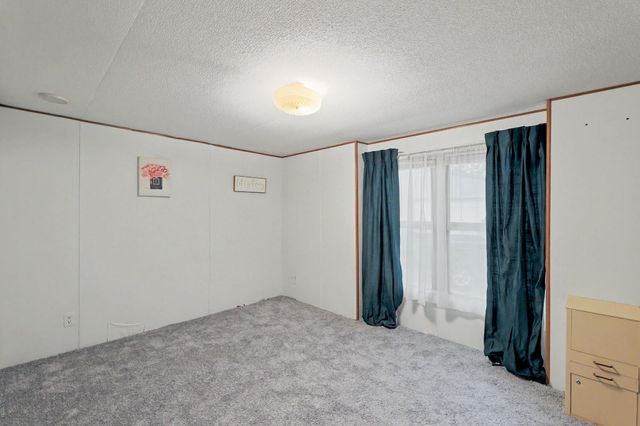 1635 S Vine St, Wichita, KS 67213