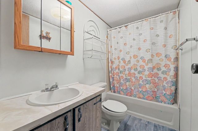 1635 S Vine St, Wichita, KS 67213