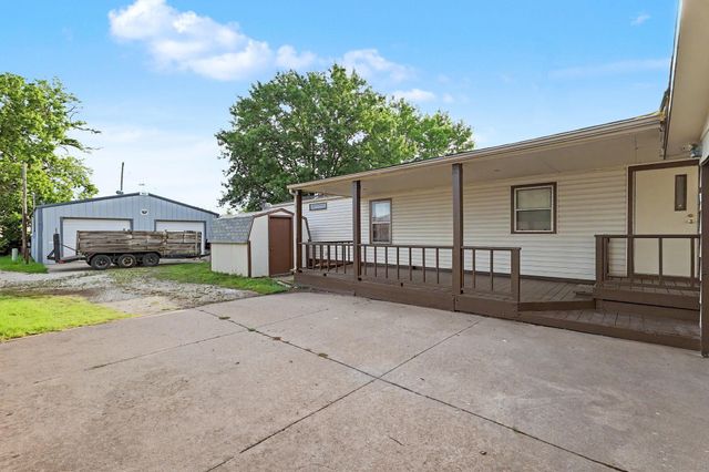1635 S Vine St, Wichita, KS 67213