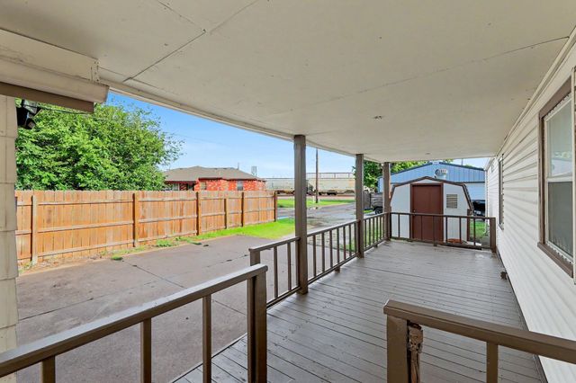 1635 S Vine St, Wichita, KS 67213