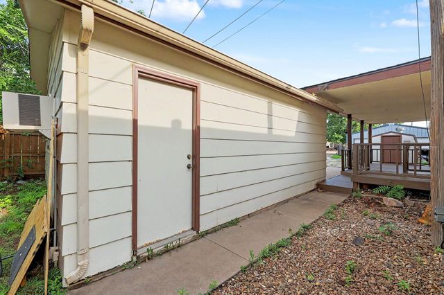 1635 S Vine St, Wichita, KS 67213