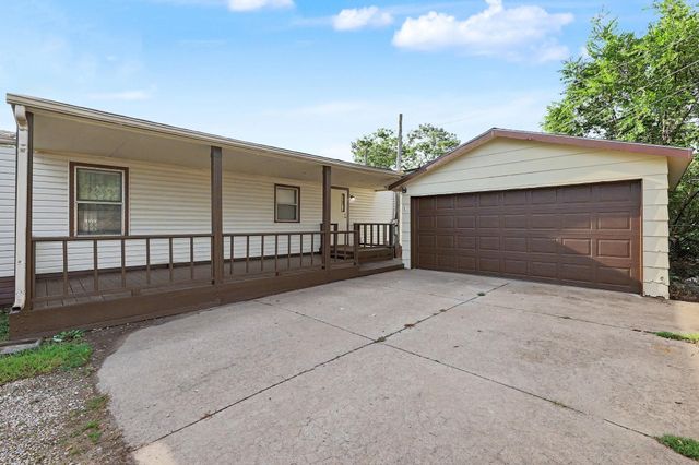 1635 S Vine St, Wichita, KS 67213