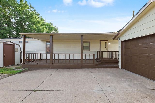 1635 S Vine St, Wichita, KS 67213