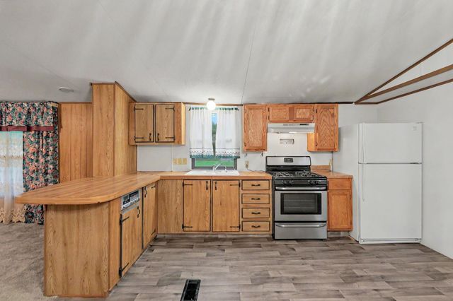 1635 S Vine St, Wichita, KS 67213