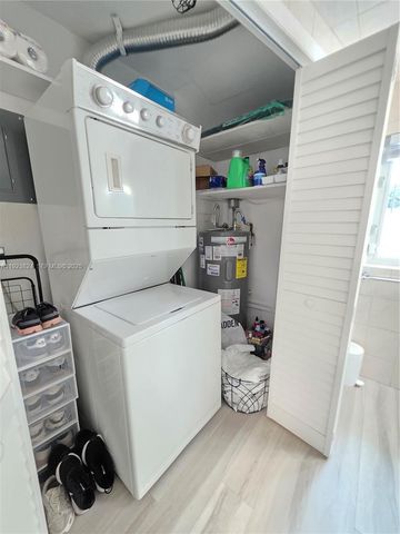 250 NE 42nd St 250, Oakland Park, FL 33334