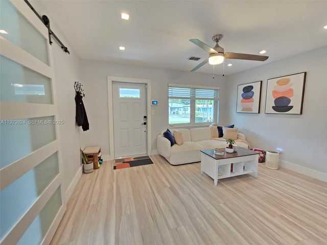 250 NE 42nd St 250, Oakland Park, FL 33334