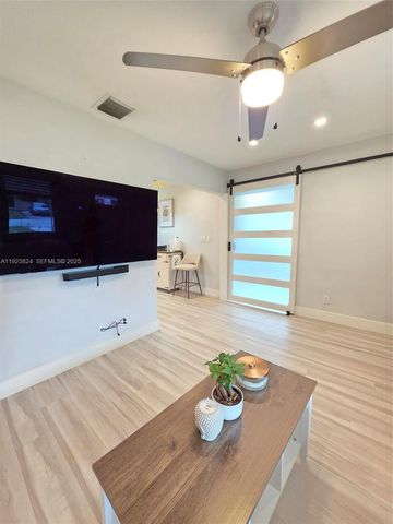 250 NE 42nd St 250, Oakland Park, FL 33334