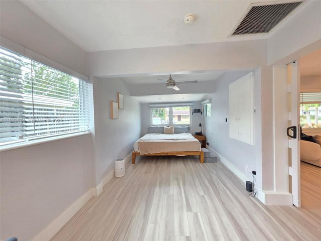 250 NE 42nd St 250, Oakland Park, FL 33334