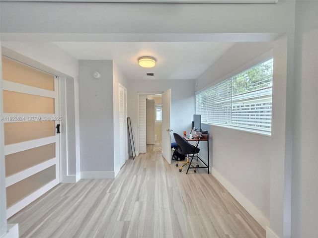 250 NE 42nd St 250, Oakland Park, FL 33334