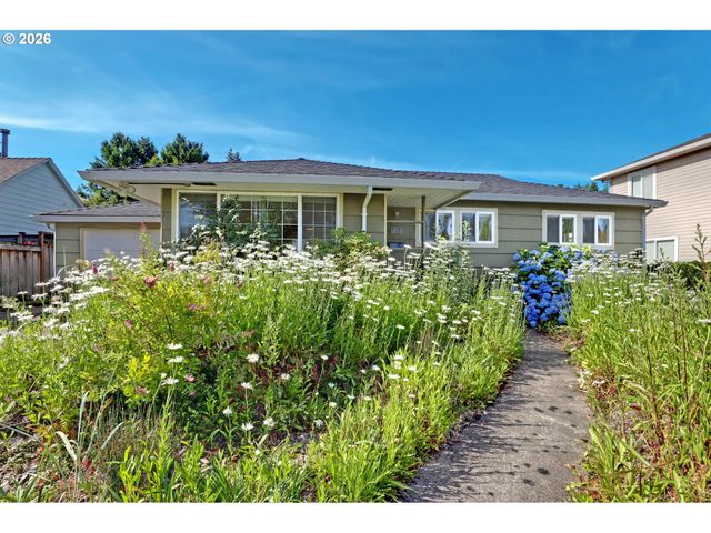 10910 Ne EUGENE St, Portland, OR 97220