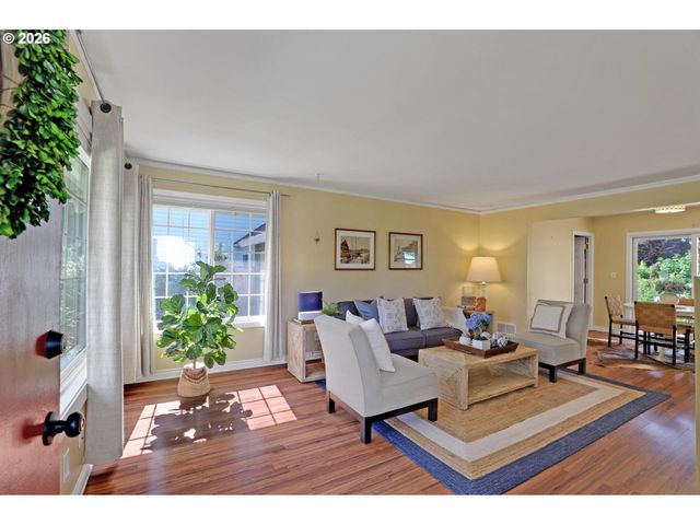 10910 Ne EUGENE St, Portland, OR 97220