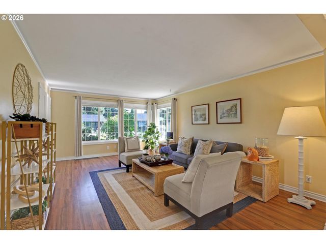 10910 Ne EUGENE St, Portland, OR 97220