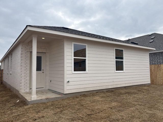 125 Knockout Rose DR, San Marcos, TX 78666